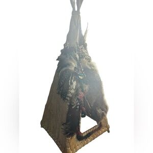 Handcrafted Native People Hut Decor (Like New - Great Condition) 🪶